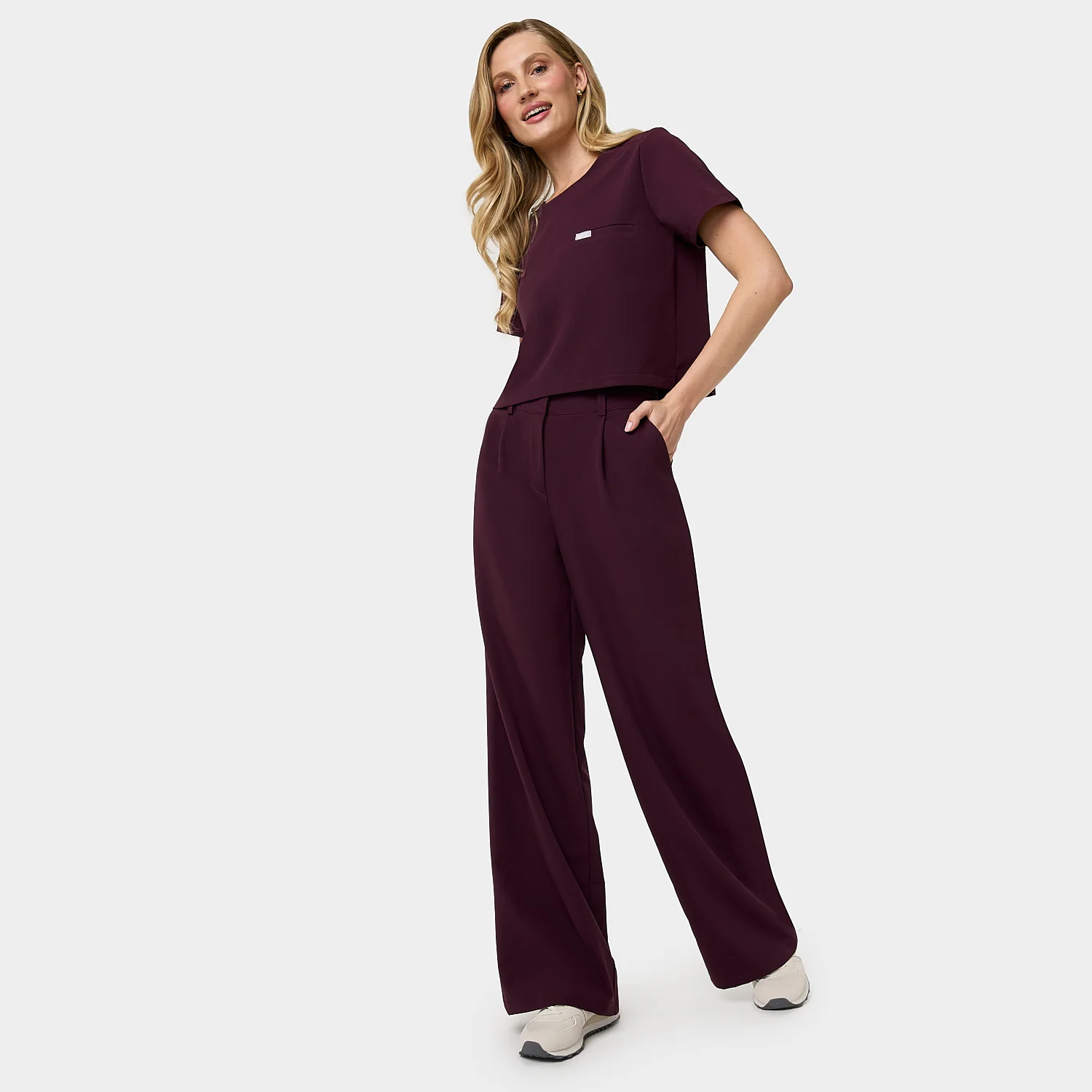 Bluza medyczna damska GAJA - BURGUNDY - Image 2