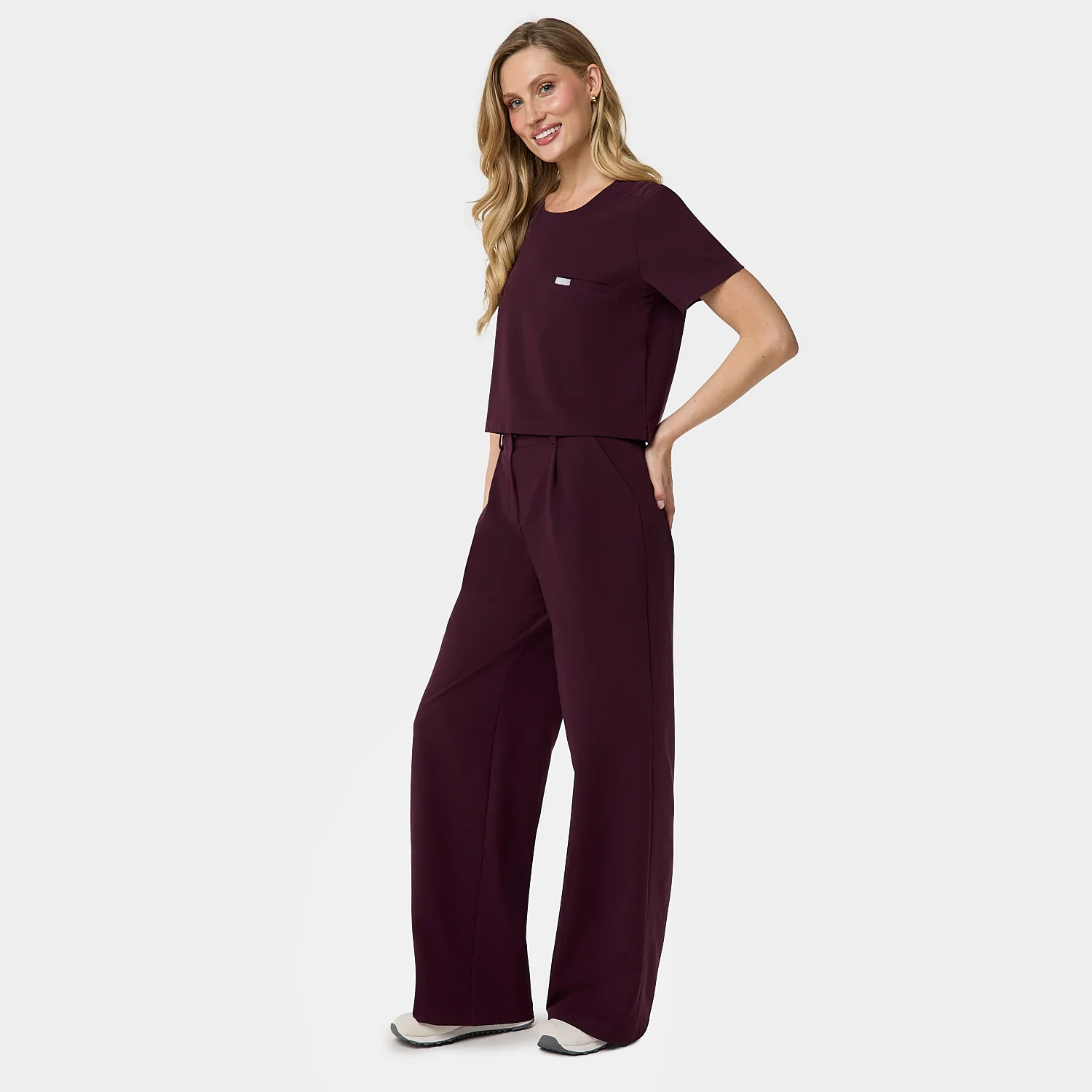 Bluza medyczna damska GAJA - BURGUNDY - Image 4