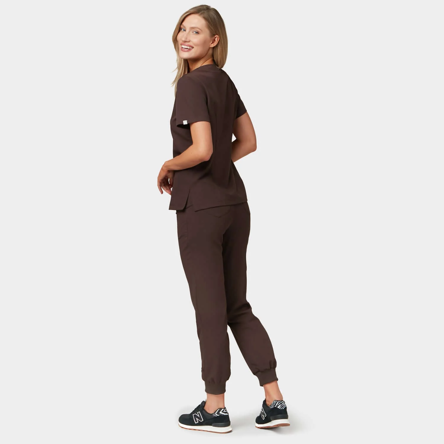 Bluza medyczna EMILY scrubs - DARK CHOCOLATE - Image 5