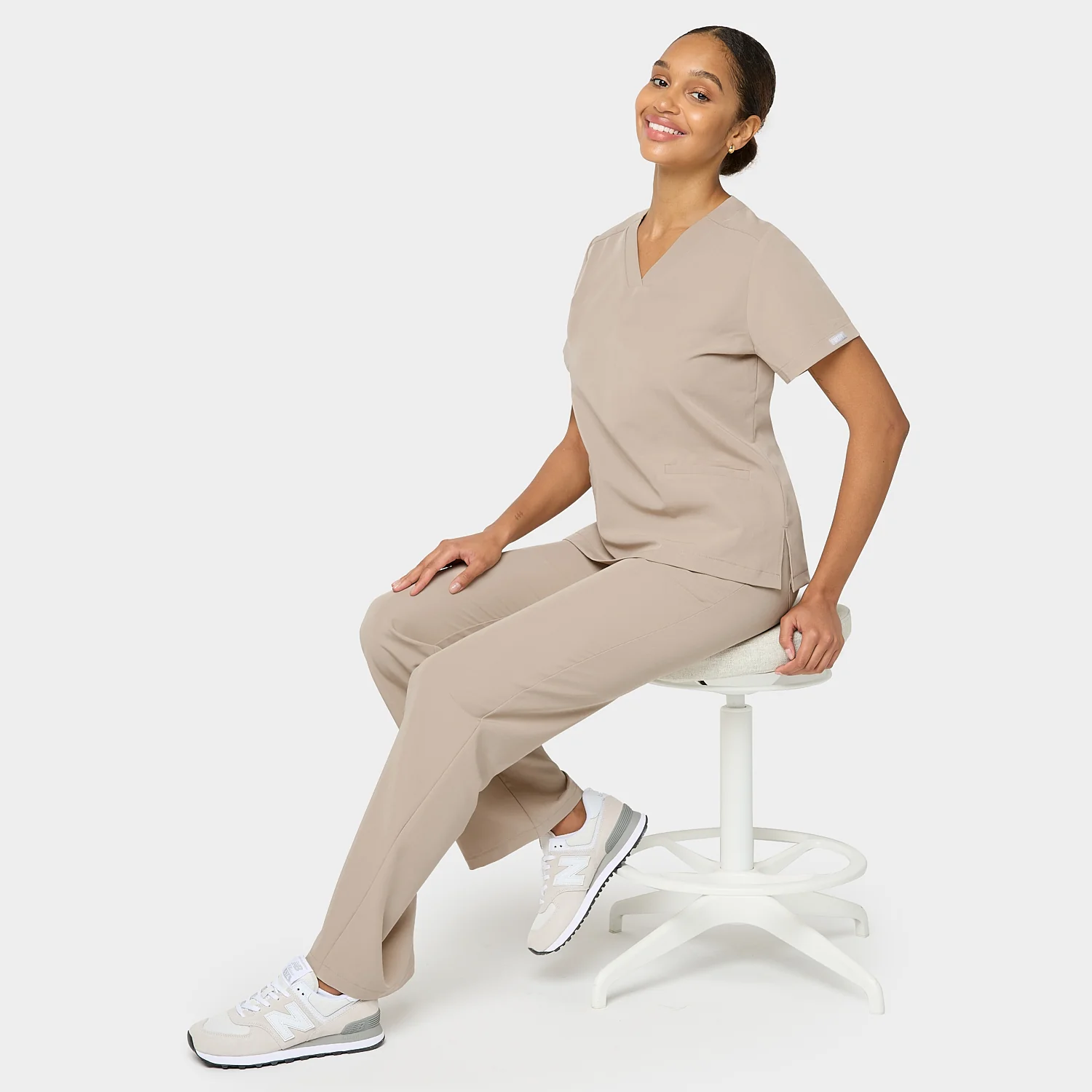 Bluza medyczna EMILY scrubs - LATTE - Image 3