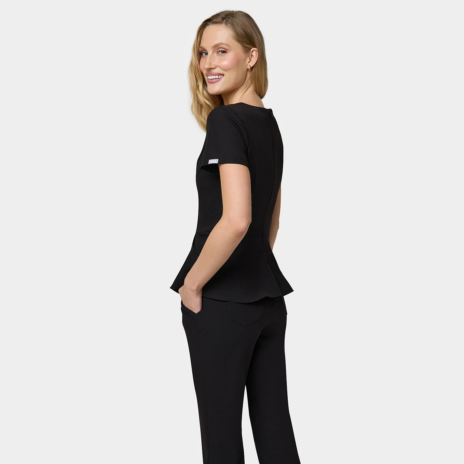 Bluza medyczna z baskinką KIM - BLACK - Image 4