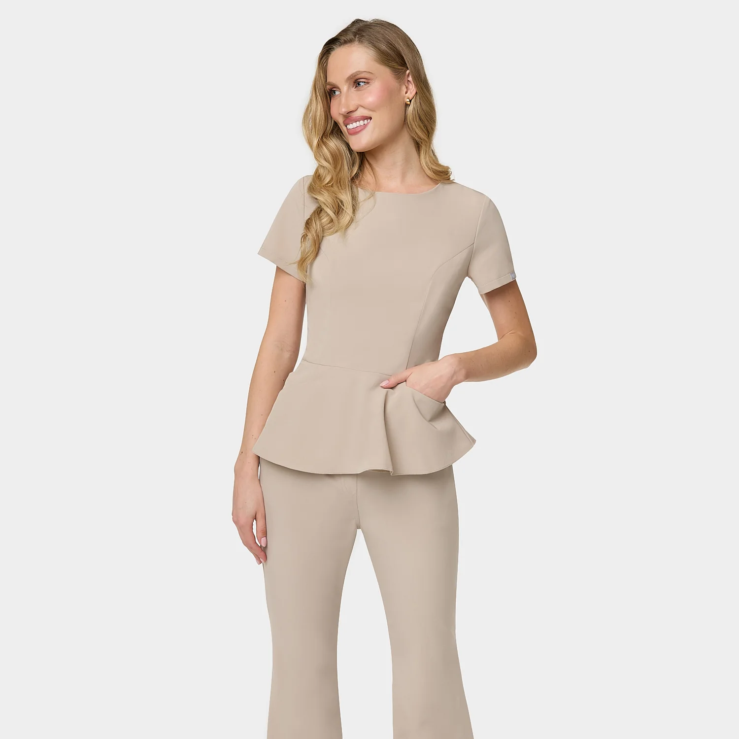 Bluza medyczna z baskinką KIM - LATTE - Image 5
