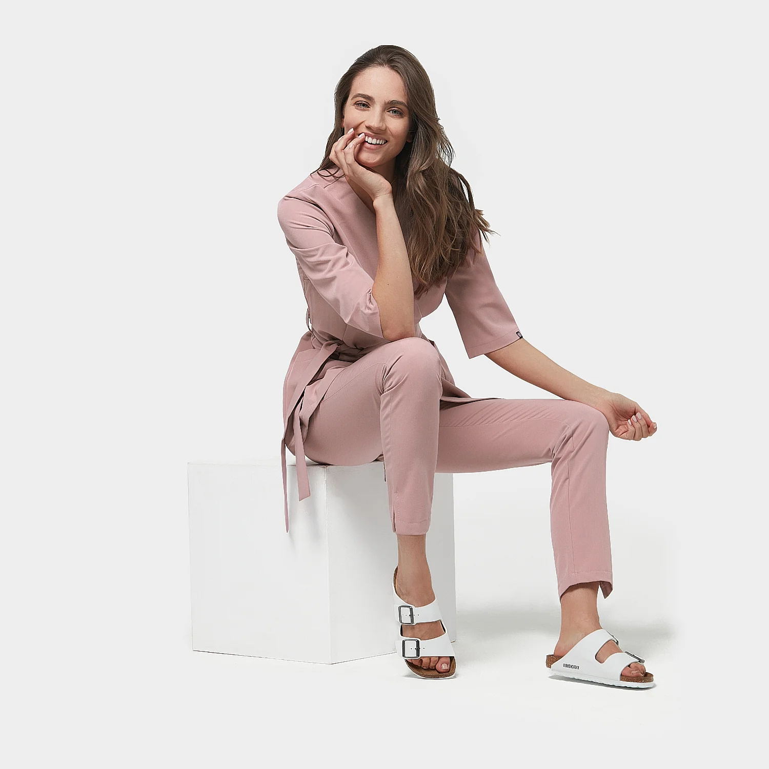 Fartuszek medyczny SOPHIA rękawy 3/4 - DUSTY PINK