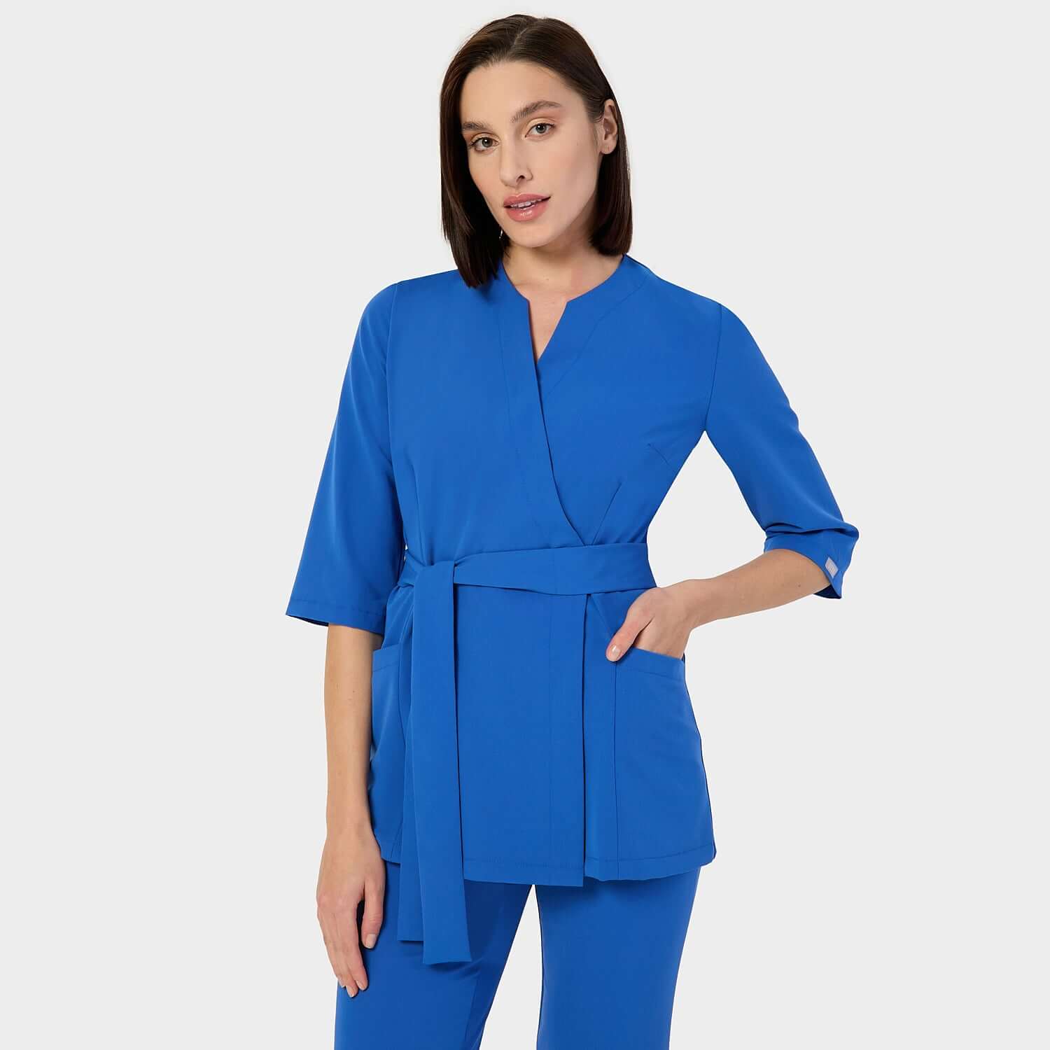 Fartuszek medyczny SOPHIA rękawy 3/4 - ROYAL BLUE - Image 3
