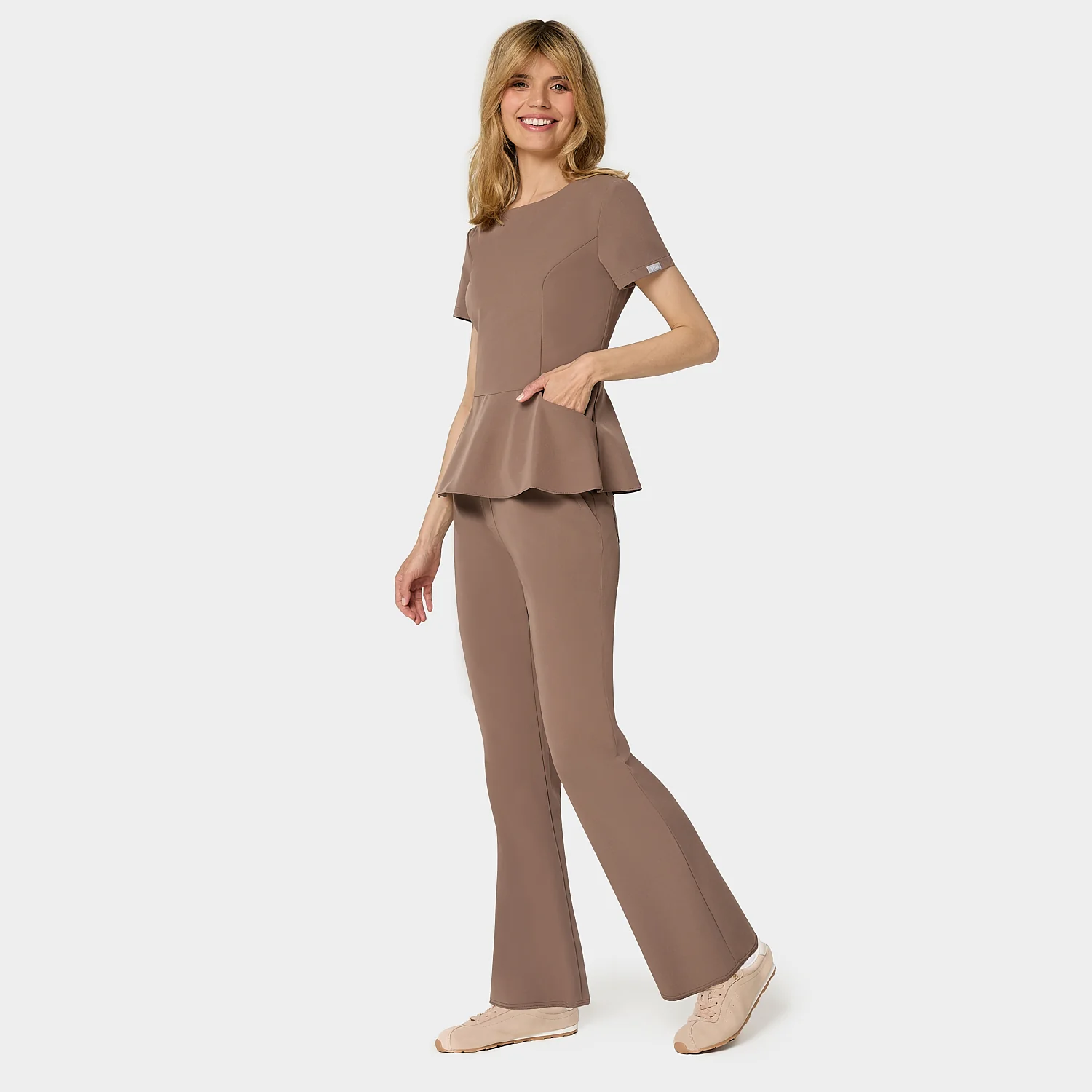Spodnie medyczne damskie flare - MOCHA