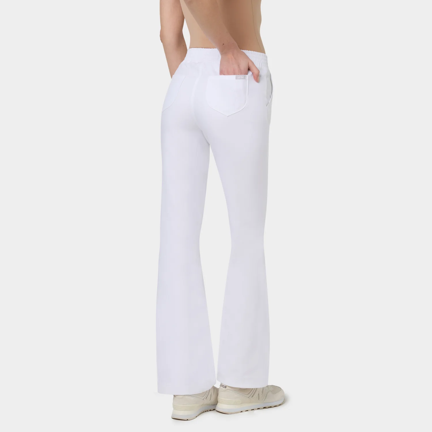 Spodnie medyczne damskie flare WHITE - Image 3